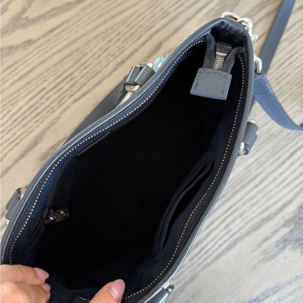 Gucci Blue and Black Satchel with Floral Design - Picture 4 of 4